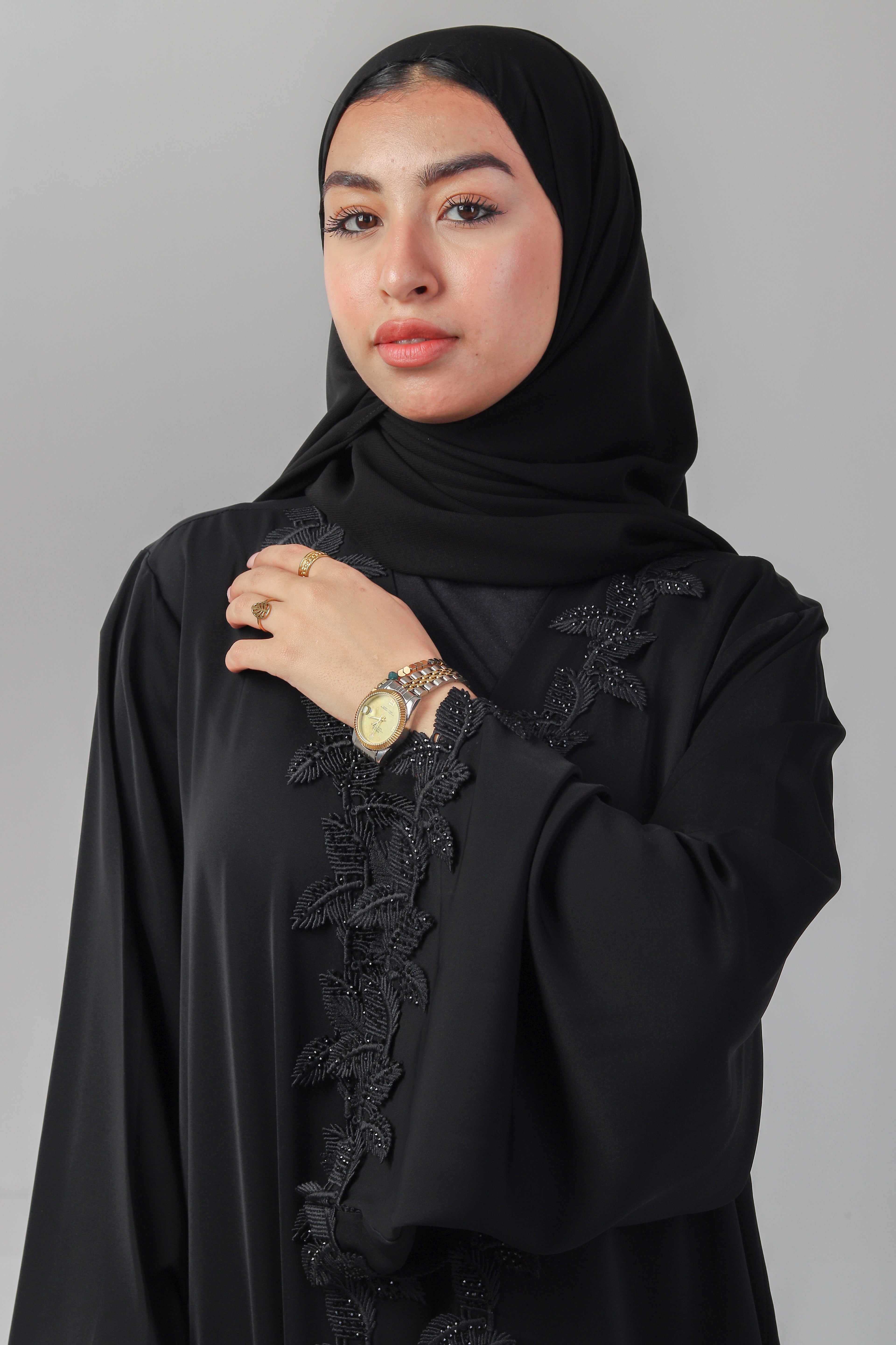 The Shimmering Leaf Border Abaya